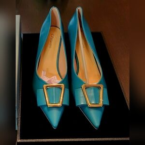 Stylish Peacock Blue Pumps